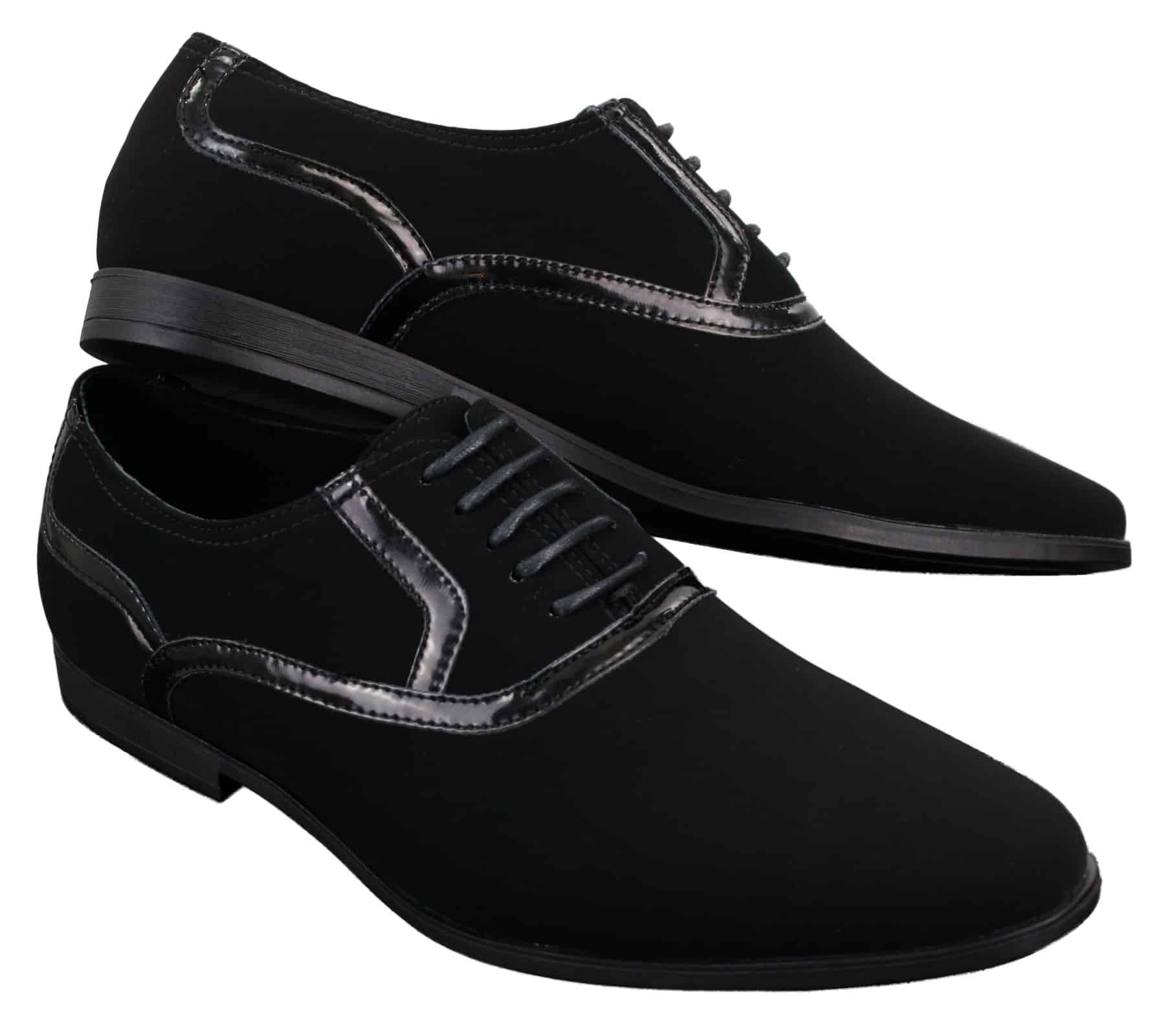 Zapatos negros de hombre con cordones, estilo casual elegante, de ante brillante con detalles de charol.