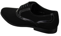 Zapatos negros de hombre con cordones, estilo casual elegante, de ante brillante con detalles de charol.