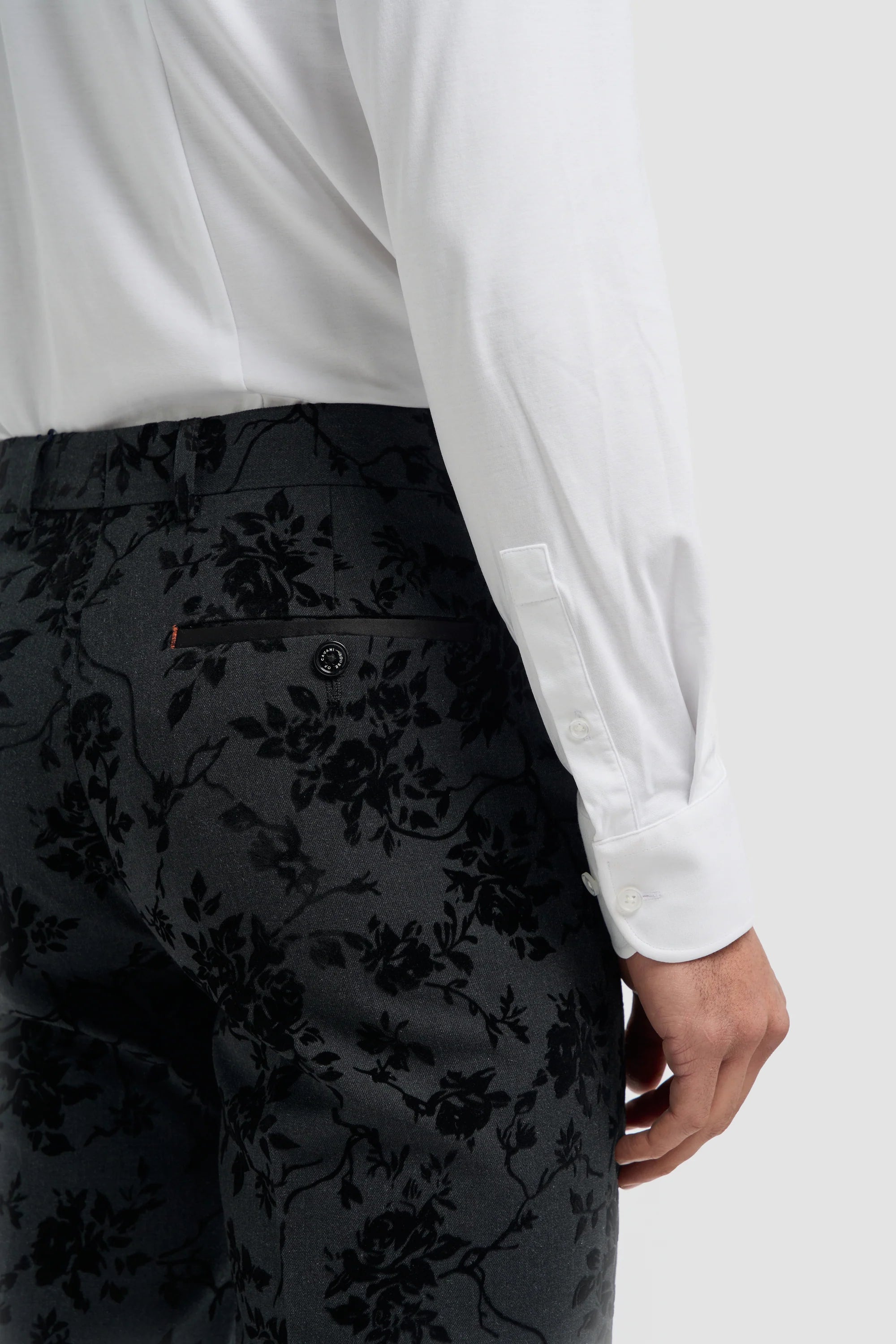 Traje de terciopelo negro de 3 piezas con estampado paisley para hombre