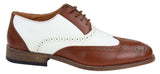 Zapatos brogue para hombre, color marrón/blanco.