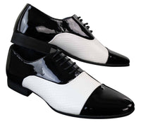 Zapatos de hombre elegantes con cordones, de charol brillante con diseño de piel de serpiente, de estilo italiano, en blanco y negro.