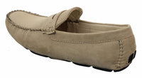 Zapatos mocasines de ante para hombre, estilo casual elegante, color marrón y beige.