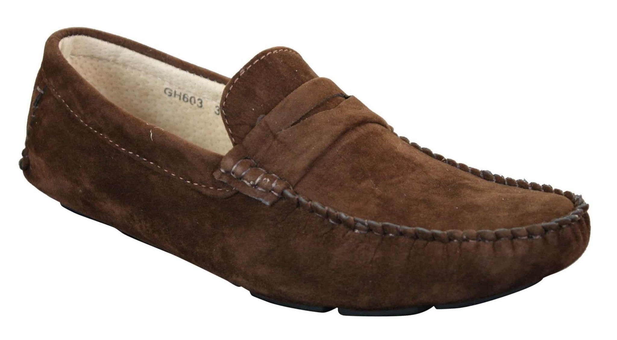Zapatos mocasines de ante para hombre, estilo casual elegante, color marrón y beige.