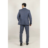 Traje de tres piezas para hombre de Gisborne, azul marino a cuadros con detalles en mostaza.