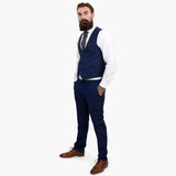 Traje de tres piezas azul marino Happy Gentleman BELLO de lana con corte entallado.