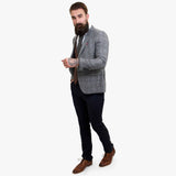 Traje de tres piezas Happy Gentleman ELEGANTE de lana con chaleco marrón en contraste.