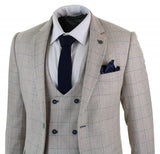 Traje de hombre de 3 piezas color crema con estampado a cuadros azules.