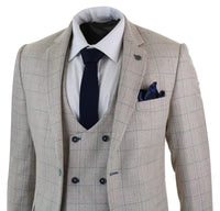 Traje de hombre de 3 piezas color crema con estampado a cuadros azules.