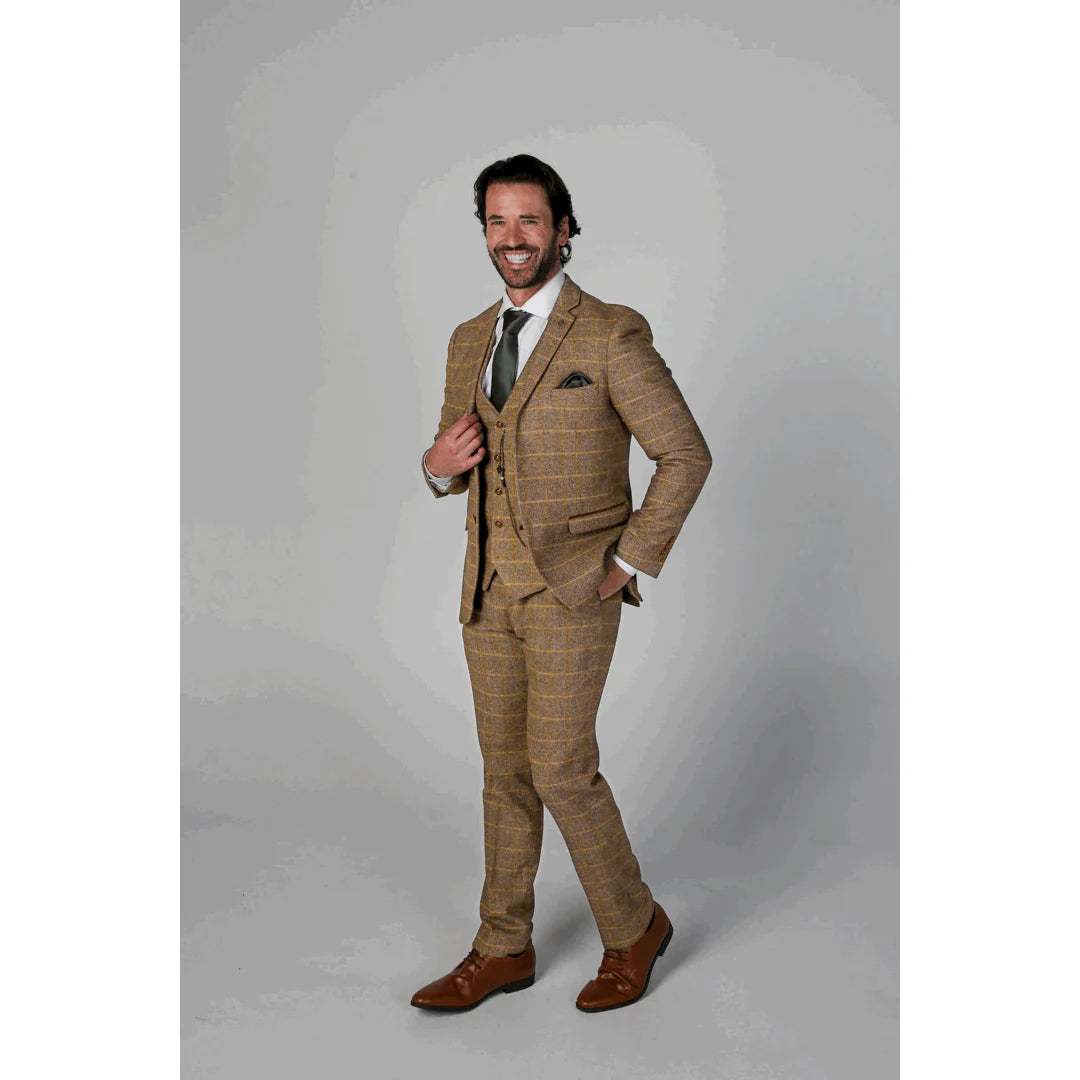 Traje de tres piezas de tweed marrón para hombre de Harris con estilo clásico vintage.
