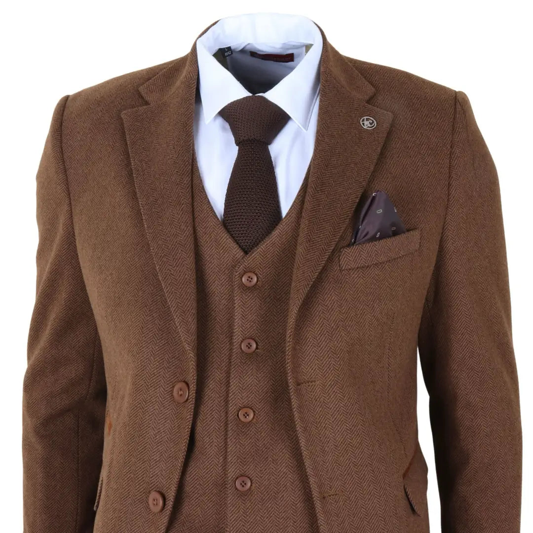 IM42 - Traje de tres piezas de tweed de espiga marrón para hombre