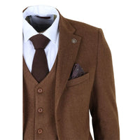 IM42 - Traje de tres piezas de tweed de espiga marrón para hombre