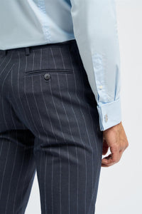 Invincible - Pantalones de hombre azul marino a rayas finas