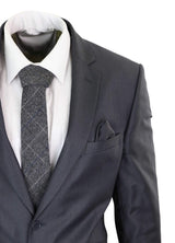 Traje formal de lana gris para hombre