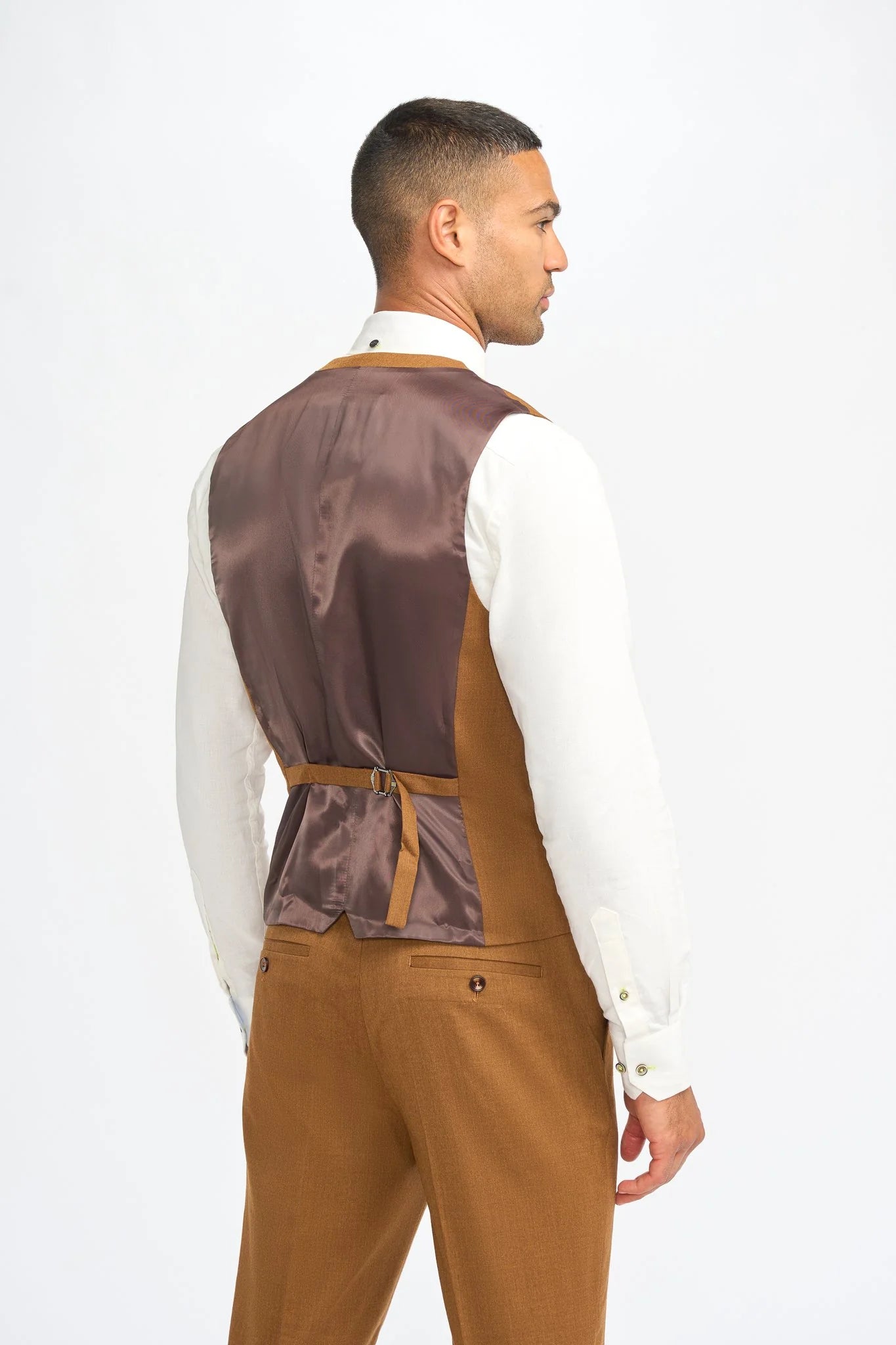 James - Traje de tres piezas de lana color marrón camel para hombre, corte sastre