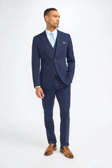 James - Traje de tres piezas de lana azul marino para hombre, corte entallado.