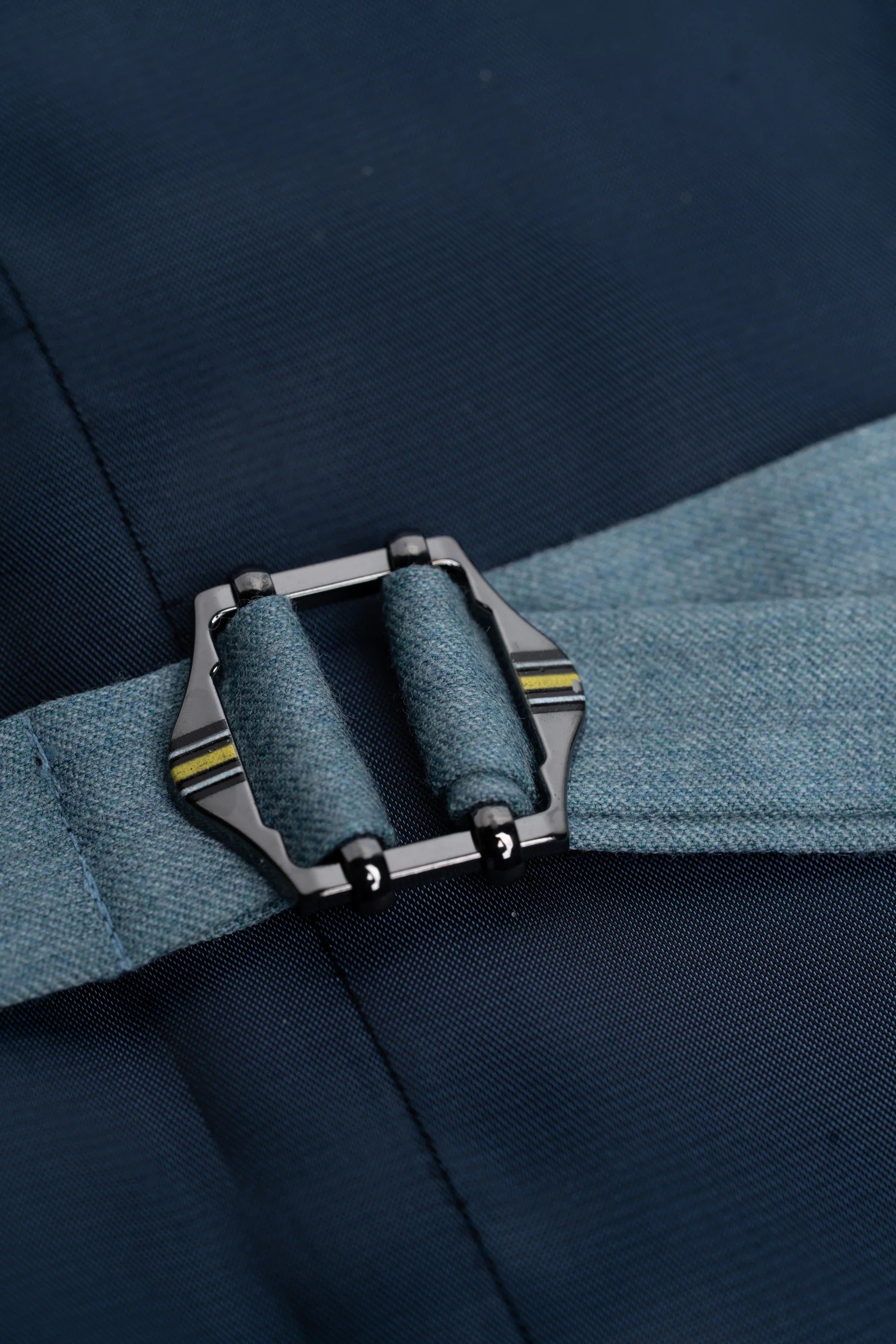 James - Traje de tres piezas texturizado azul claro para hombre