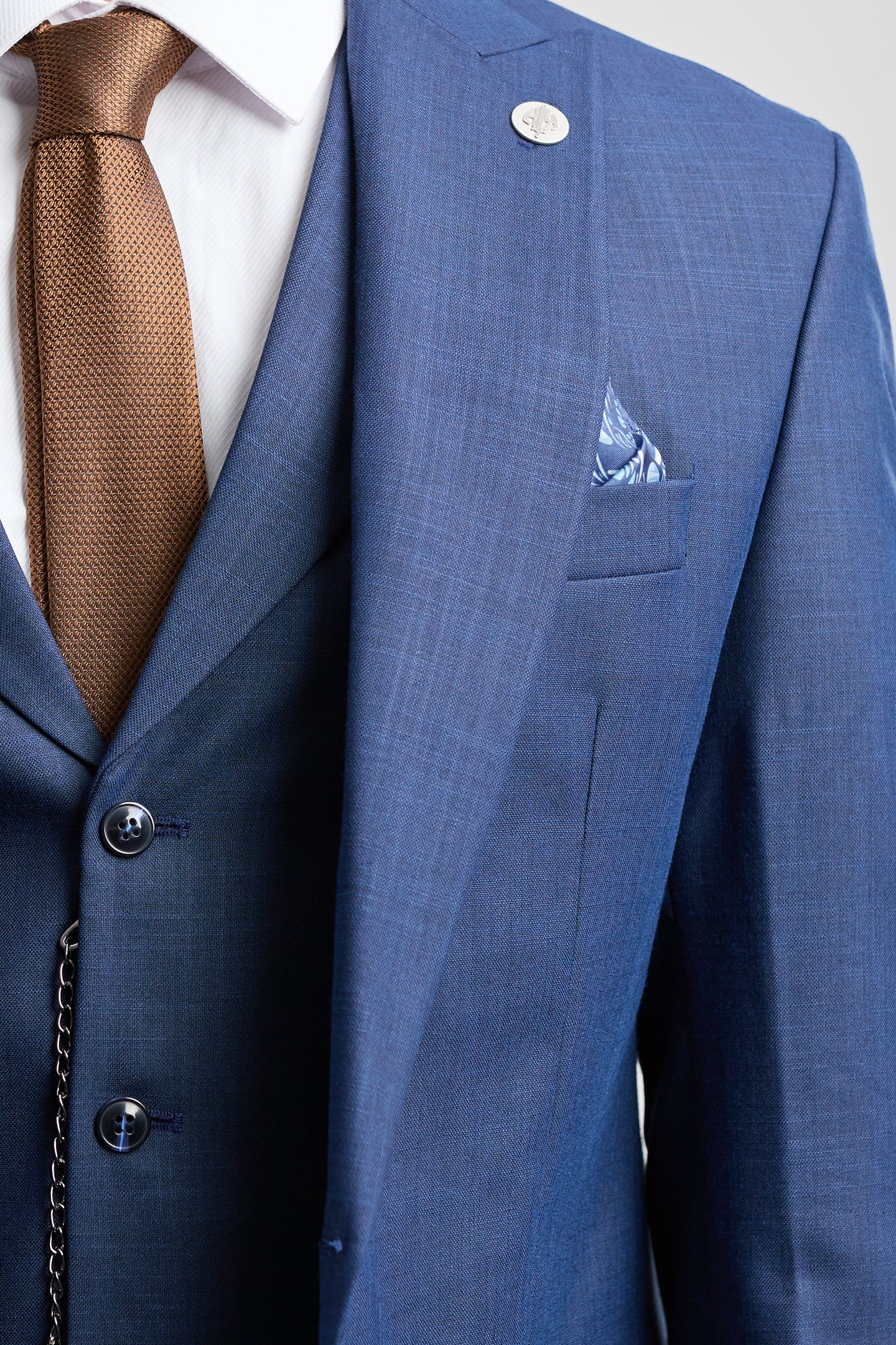 Traje de hombre James de 3 piezas azul marino de corte entallado