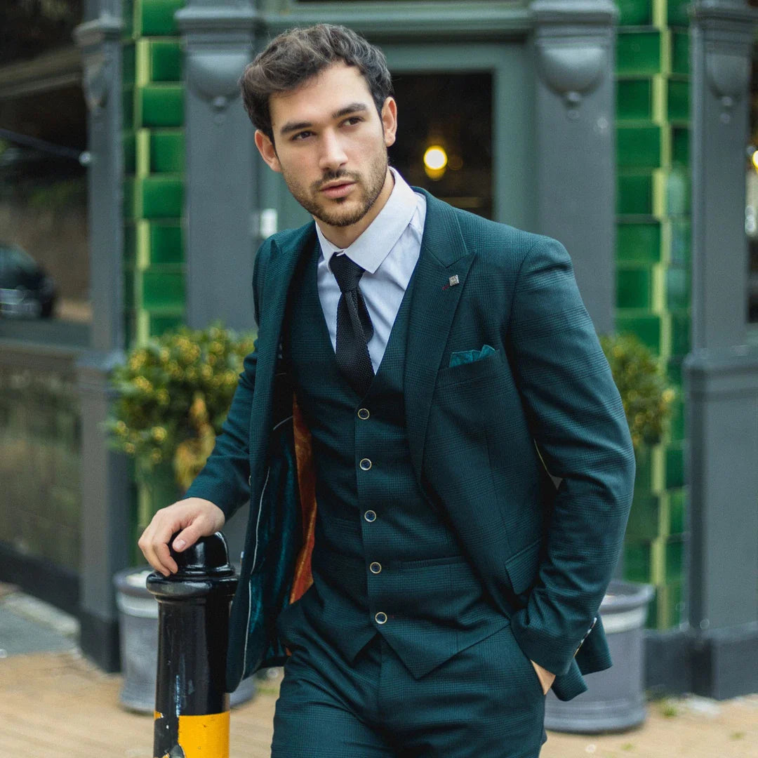 Traje de tres piezas para hombre Jasper, color verde oliva con estampado Príncipe de Gales y cuadros negros.