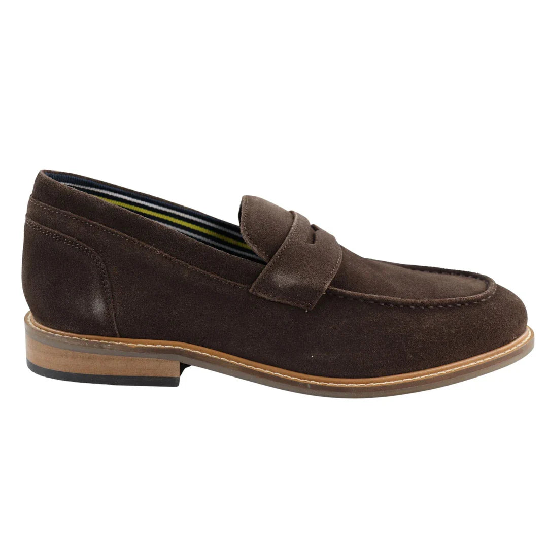 Zapatos náuticos tipo mocasín de gamuza auténtica para hombre, color marrón, estilo casual elegante y clásico, ajuste cómodo.