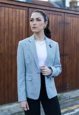 Blazer de tweed beige para mujer, chaqueta clásica de caza de lana, estilo vintage de los años 20. Retro.