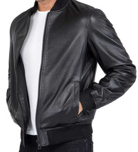Chaqueta bomber negra de piel de cordero auténtica para hombre, corte regular - B203
