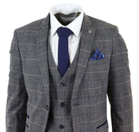 Traje de tres piezas para hombre Marc Darcy Scott, gris con cuadros azules.