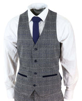 Traje de tres piezas para hombre Marc Darcy Scott, gris con cuadros azules.