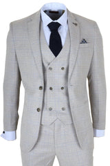 Traje a cuadros beige con camisa blanca y corbata negra sobre fondo blanco.