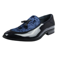 Mocasines de hombre color azul marino con borlas y detalles de charol.