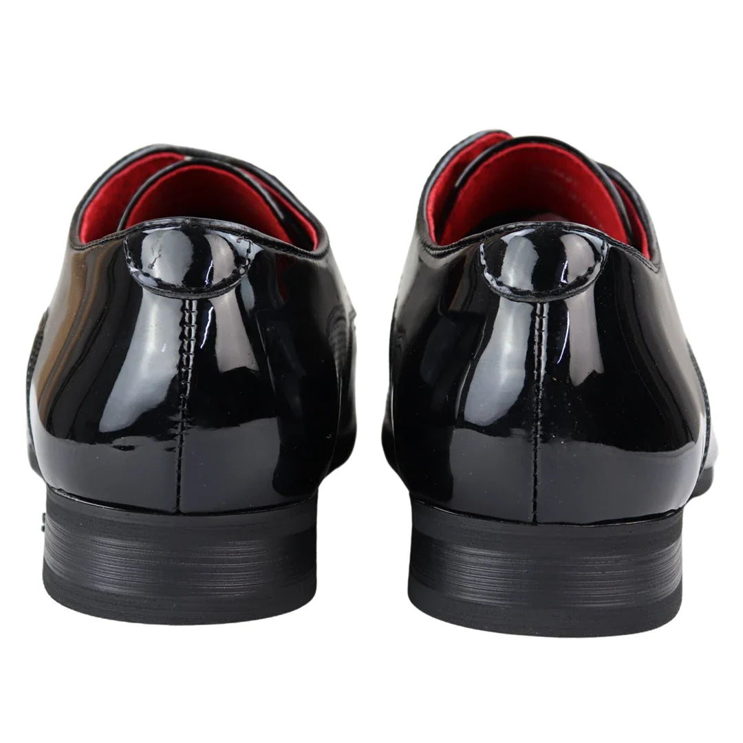 Zapatos de hombre elegantes, formales, perforados, con punta y cordones, de piel sintética negra.