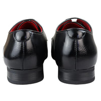 Zapatos de hombre elegantes, formales, perforados, con punta y cordones, de piel sintética negra.