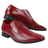 Zapatos de hombre elegantes, formales, perforados, con punta y cordones, de charol rojo.