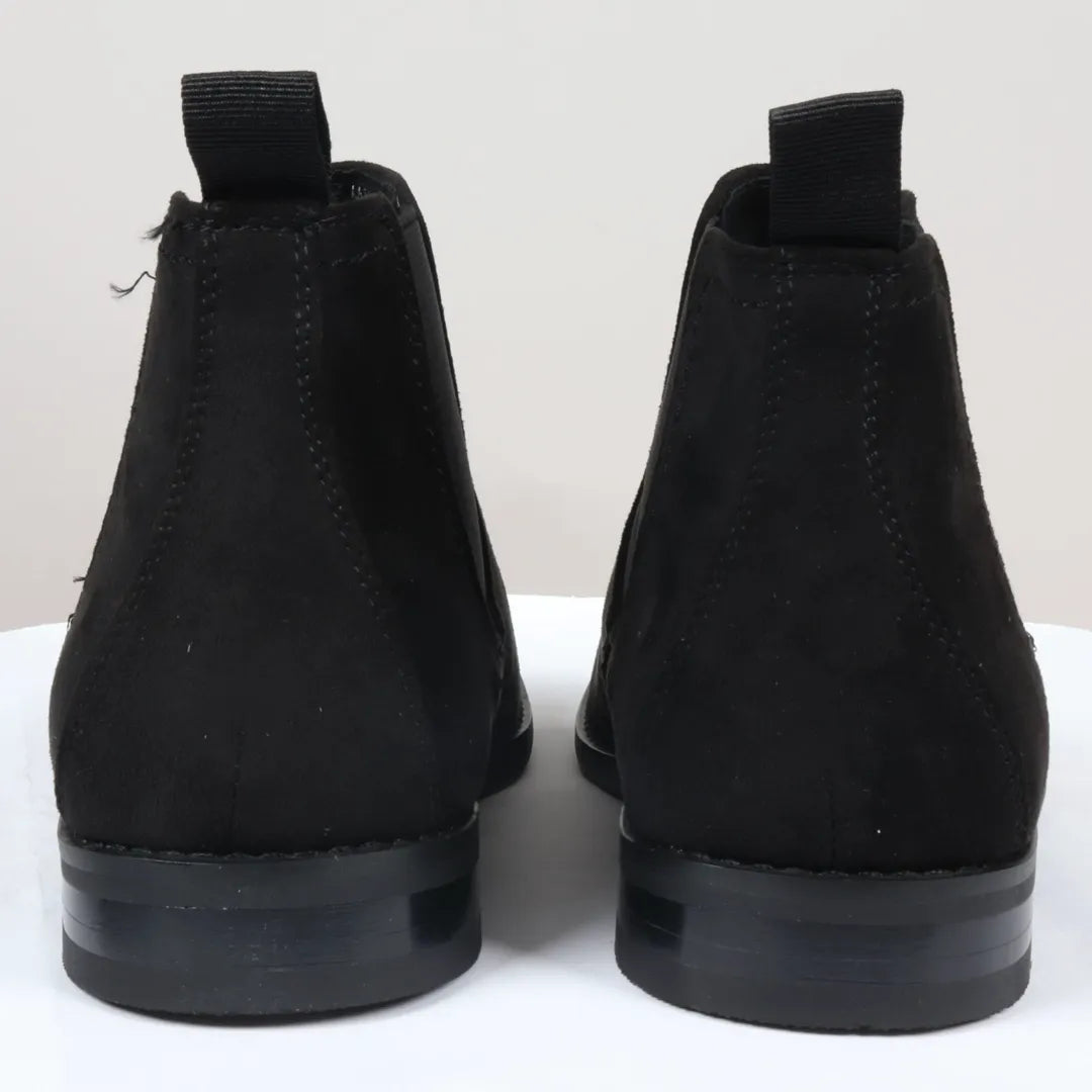 Botines Chelsea para hombre, sin cordones, de ante negro con forro de piel.
