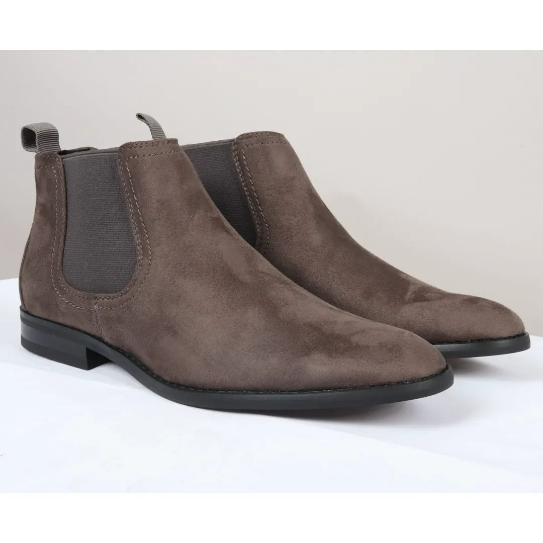 Botines Chelsea para hombre, sin cordones, de ante gris y forrados en piel.