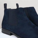 Botines Chelsea para hombre, sin cordones, de ante azul marino y forrados en piel.