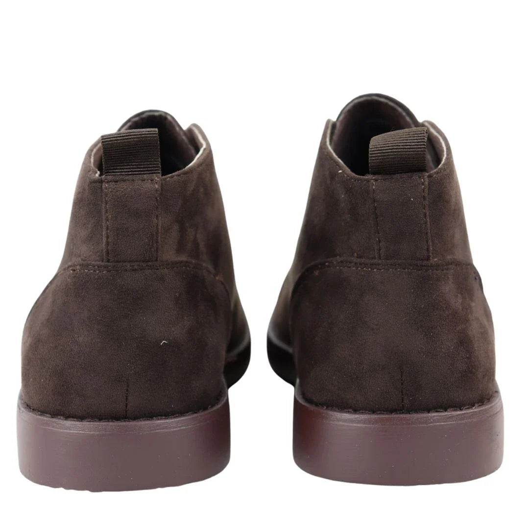 Botines Chukka Desert con cordones para hombre, color marrón.