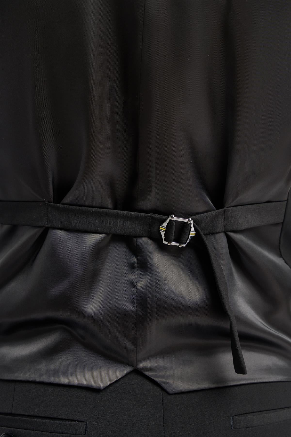 Malibu - Chaleco negro de corte entallado para hombre