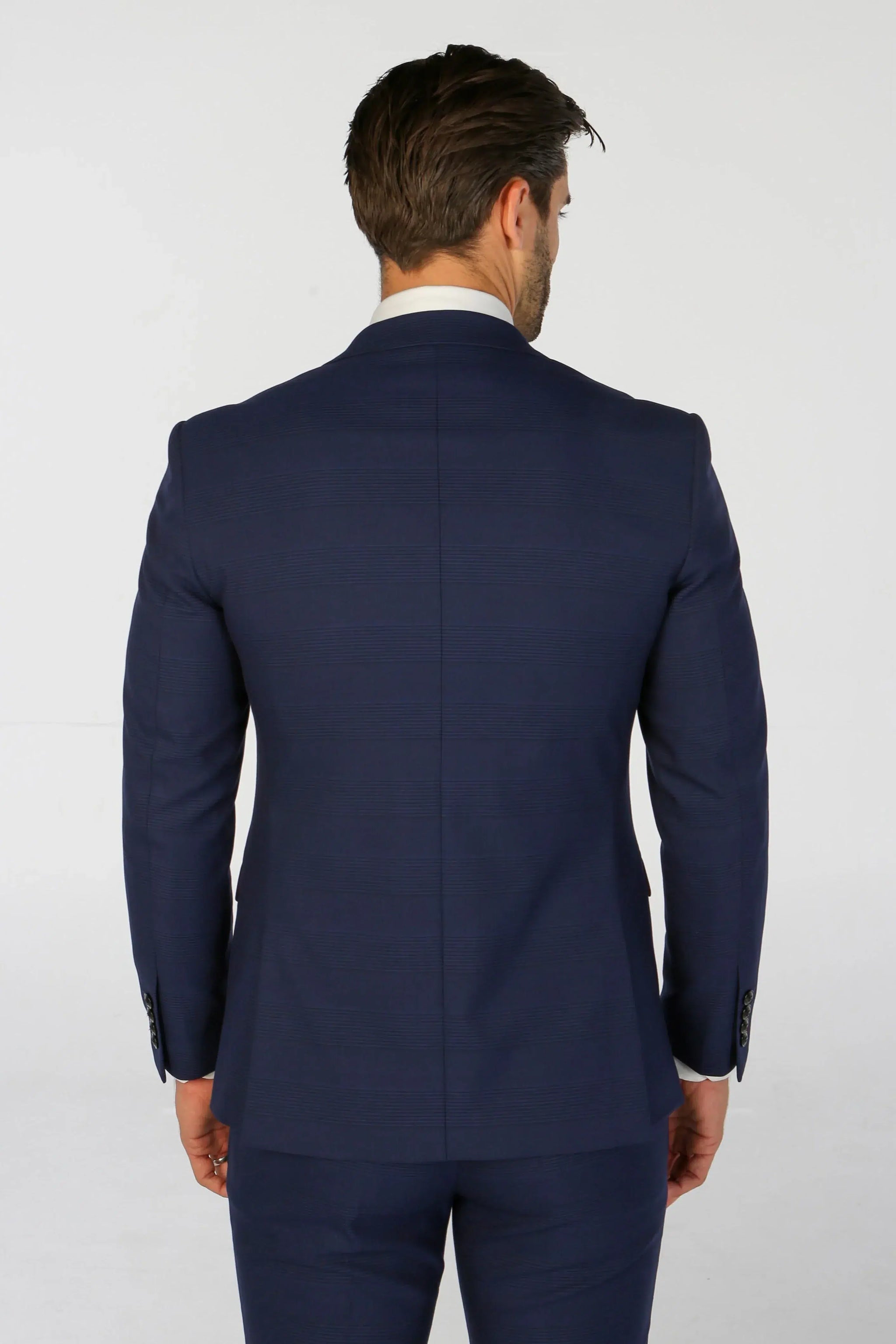 Traje de tres piezas a cuadros azul marino para hombre de Mark.