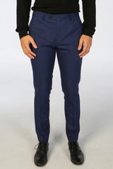 Traje de tres piezas a cuadros azul marino para hombre de Mark.