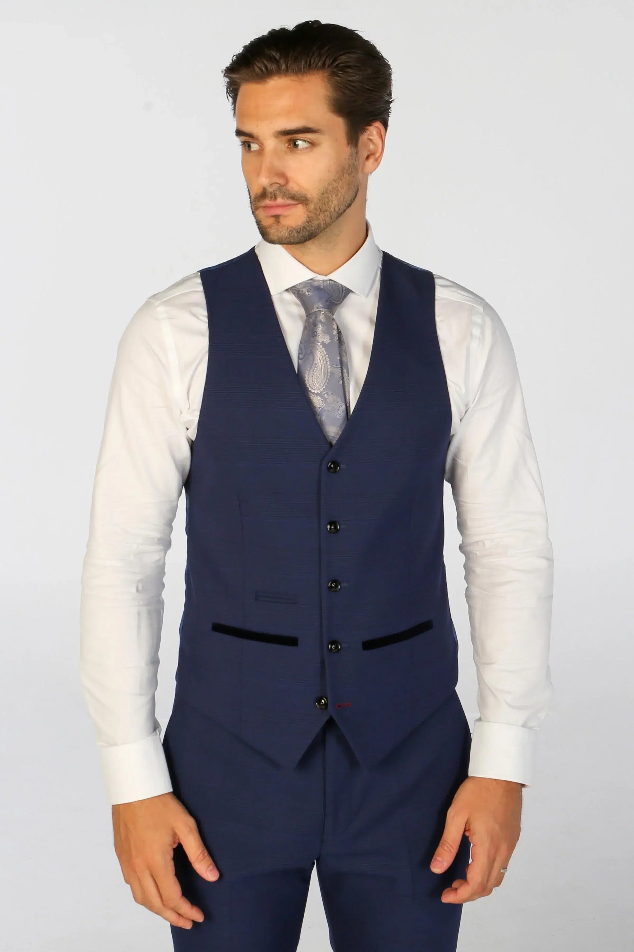 Traje de tres piezas a cuadros azul marino para hombre de Mark.