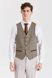 Traje texturizado Mayfair Stone con chaleco de tweed marrón Harris.
