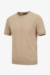 Camiseta de punto beige para hombre, corte regular, cuello redondo, manga corta.