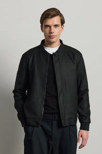 Chaqueta bomber minimalista elegante negra para hombre