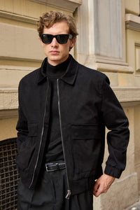 Chaqueta bomber ligera acolchada con cremallera para hombre, color negro.