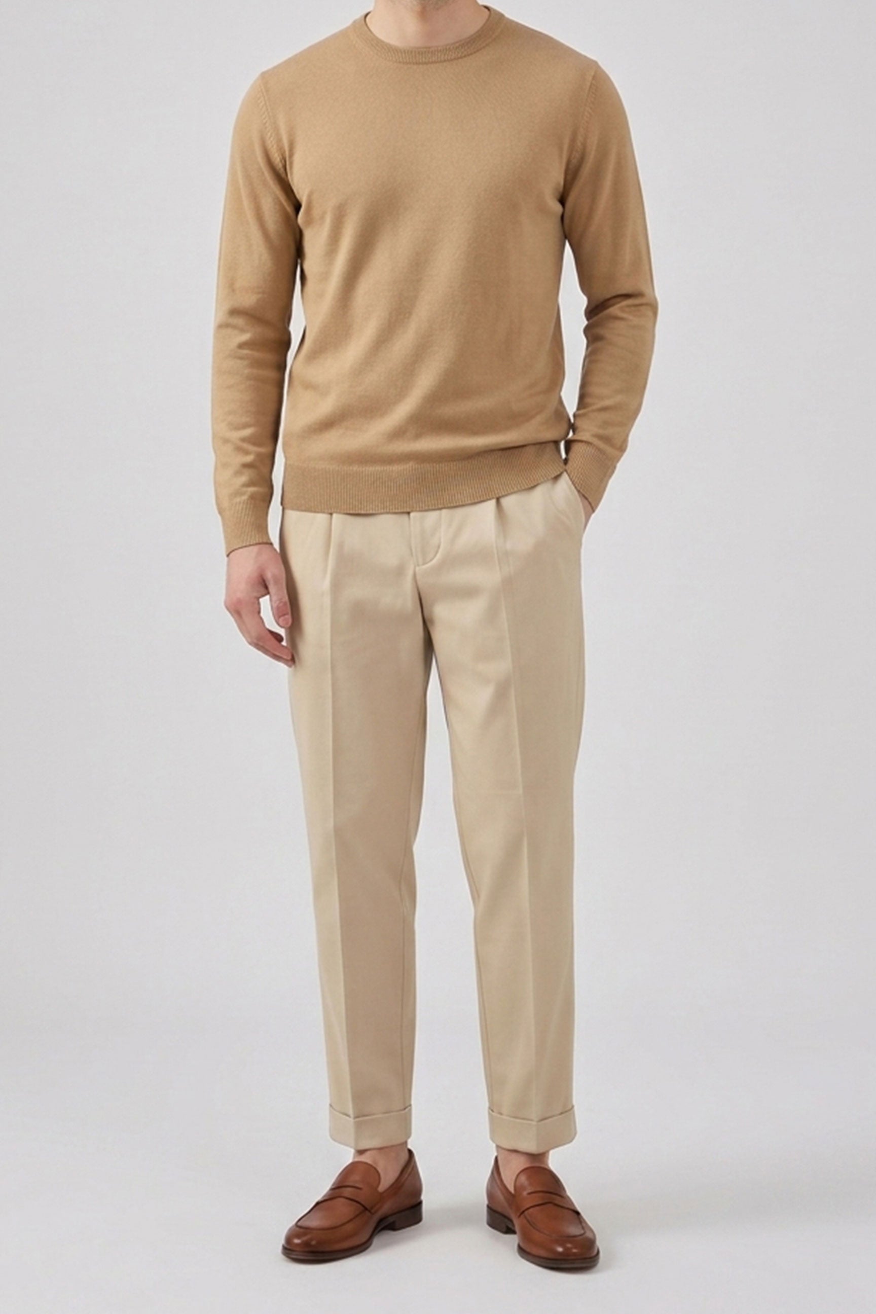 Jersey de cuello redondo para hombre, color marrón camel, corte regular, de punto.