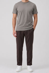 Camiseta clásica de mezcla de algodón color carbón para hombre