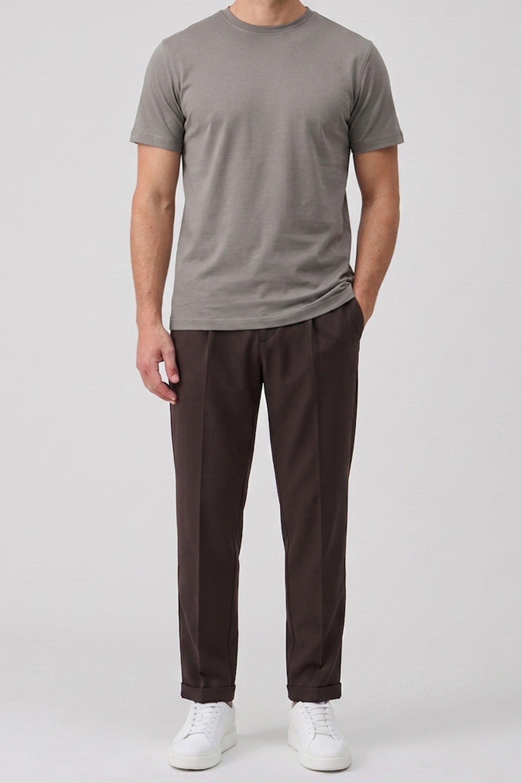 Camiseta clásica de mezcla de algodón color carbón para hombre