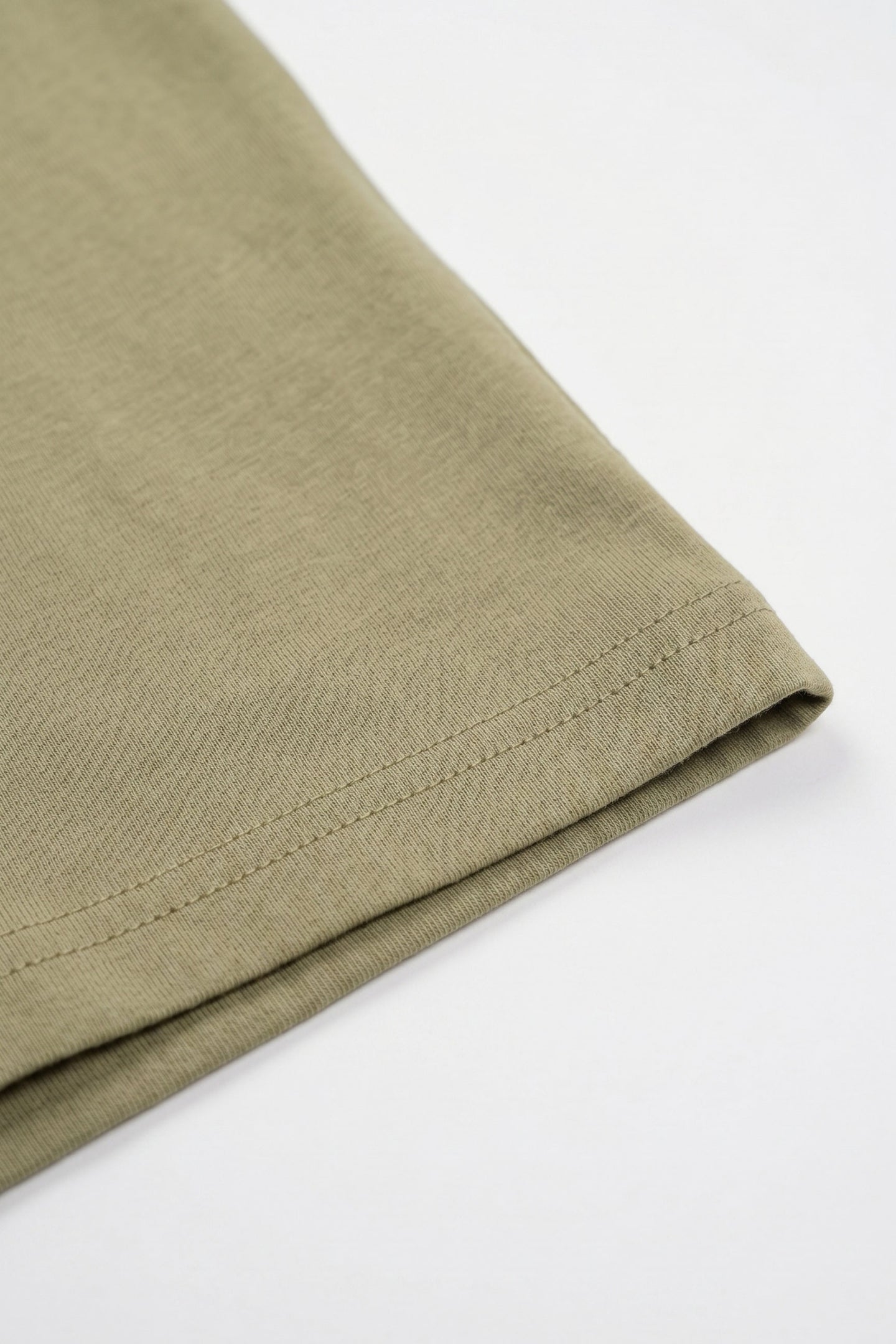 Camiseta clásica de algodón verde oliva para hombre