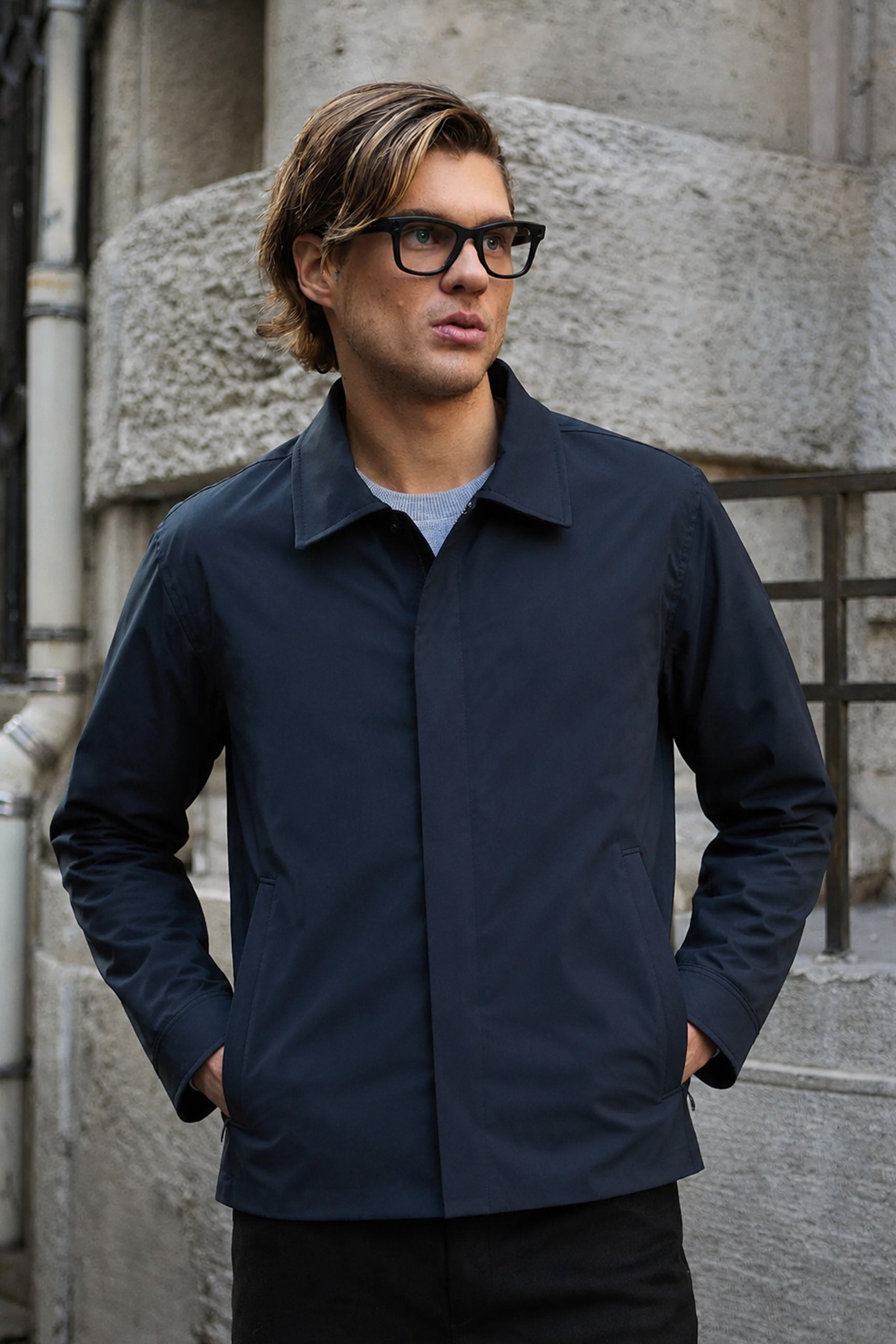 Chaqueta Harrington impermeable con cuello para hombre, color azul marino.