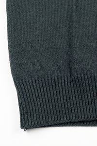 Jersey de punto azul marino para hombre, cuello redondo, corte regular.